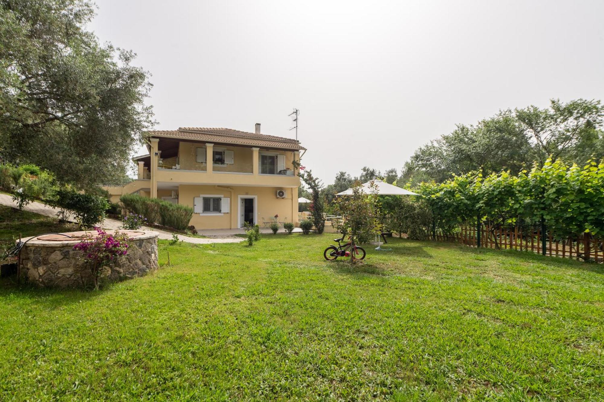 Lazaros Apartments Gouvia Exterior photo