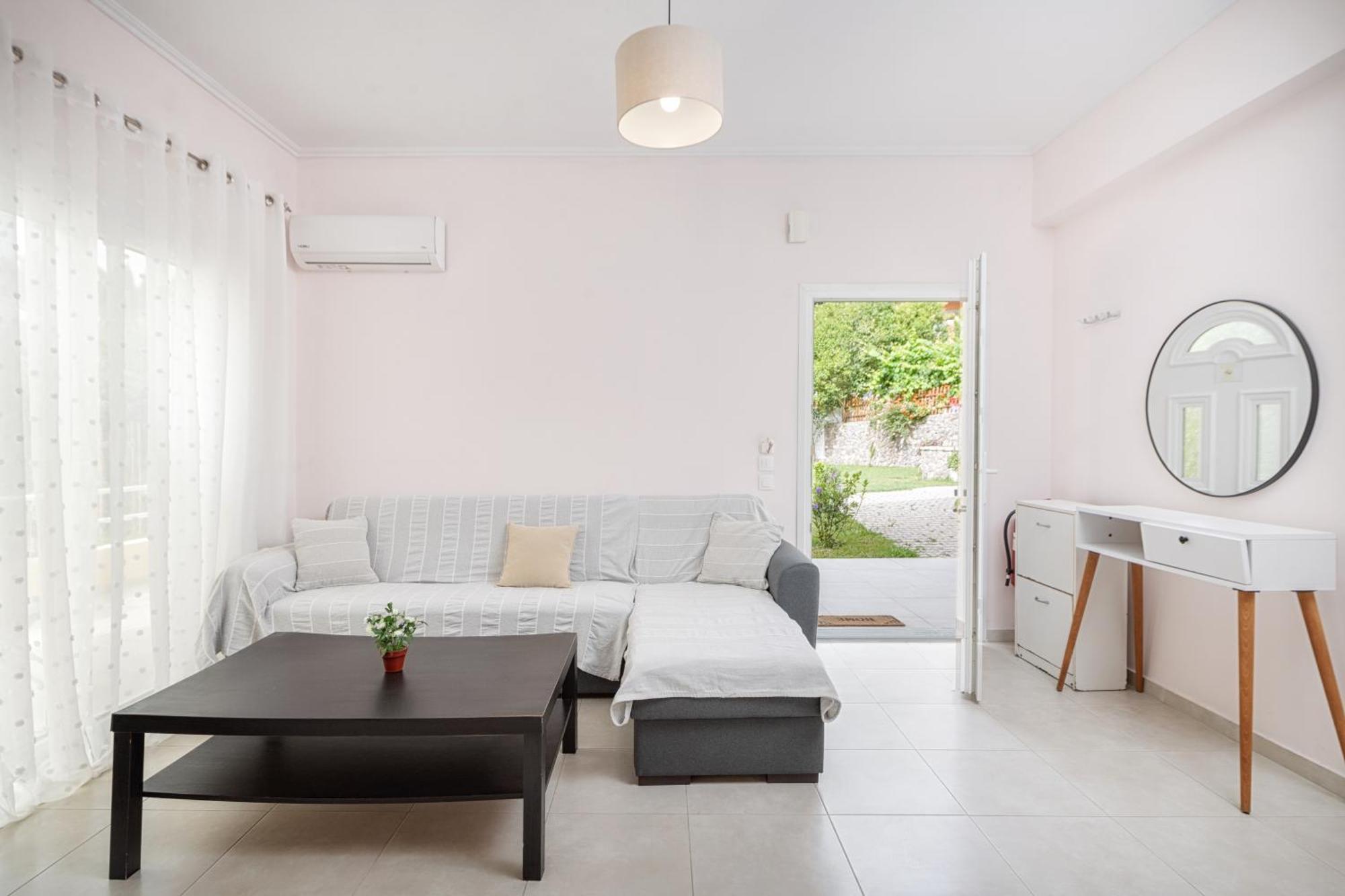 Lazaros Apartments Gouvia Exterior photo