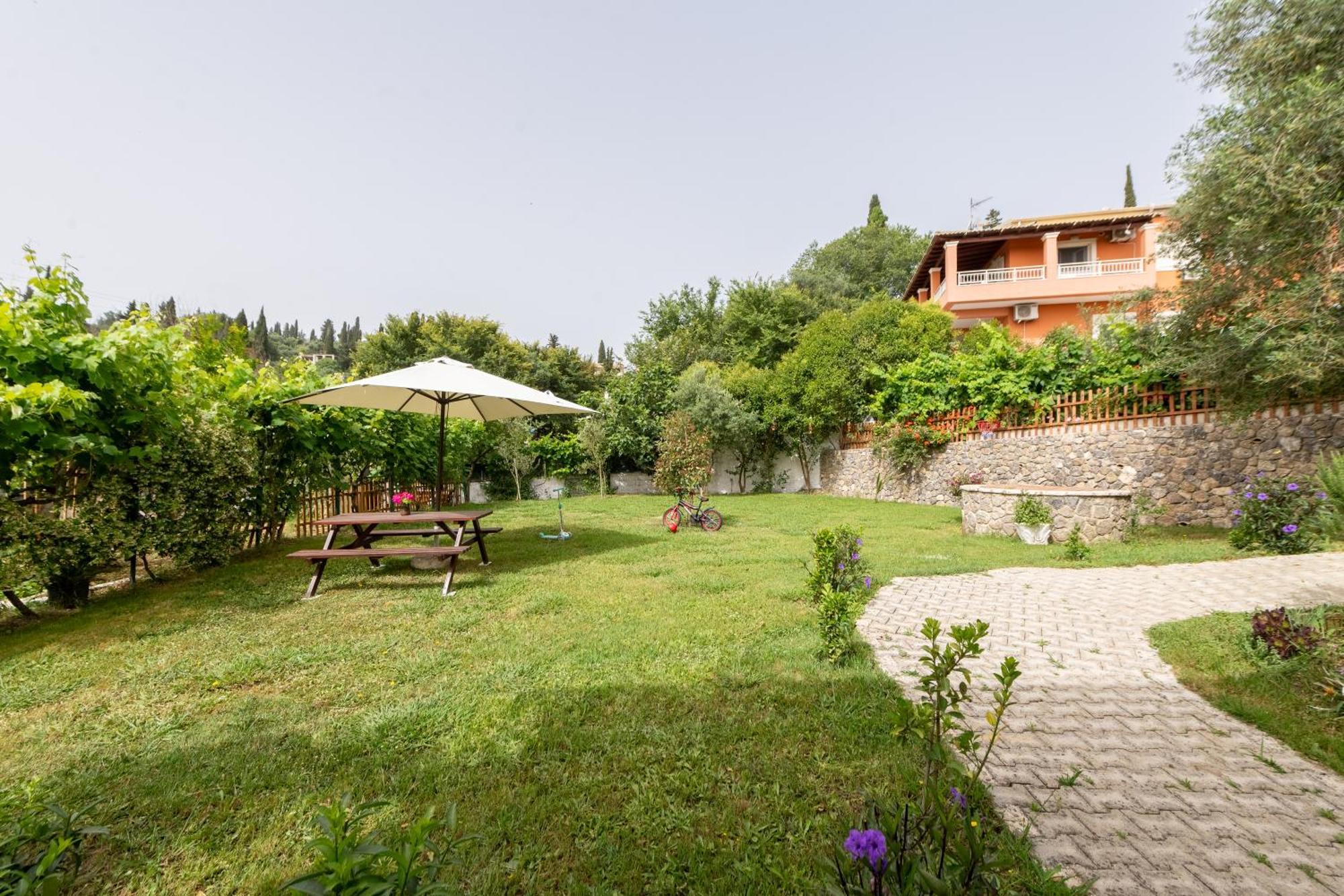 Lazaros Apartments Gouvia Exterior photo