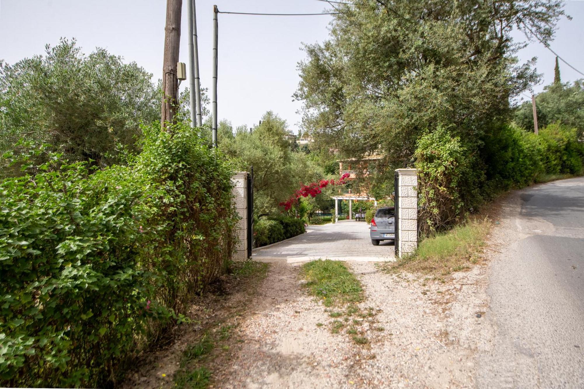 Lazaros Apartments Gouvia Exterior photo